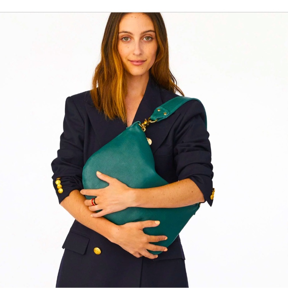 Clare V. Moyen Messenger